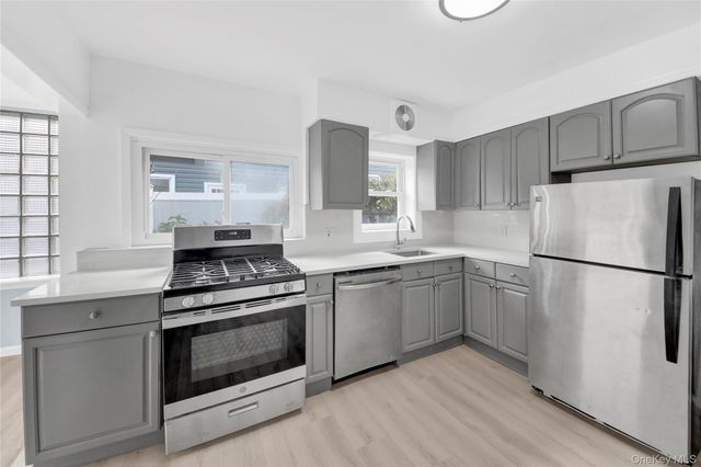 28 Crestmont Avenue, Yonkers, NY 10704