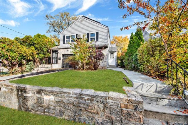 28 Crestmont Avenue, Yonkers, NY 10704