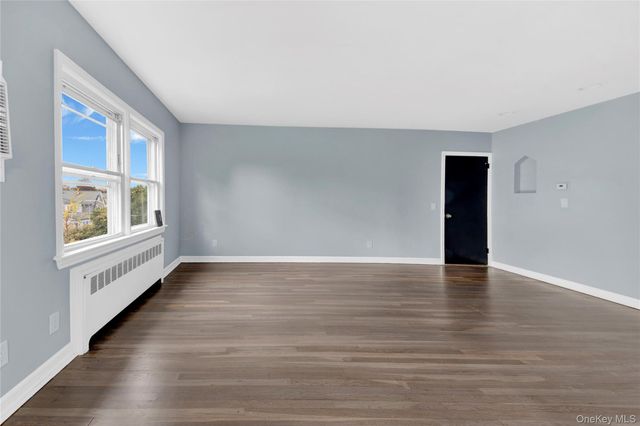 28 Crestmont Avenue, Yonkers, NY 10704