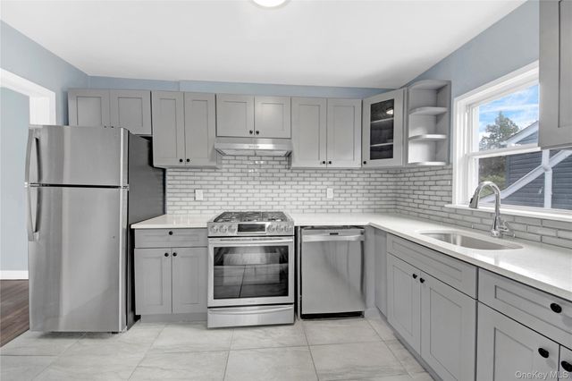 28 Crestmont Avenue, Yonkers, NY 10704