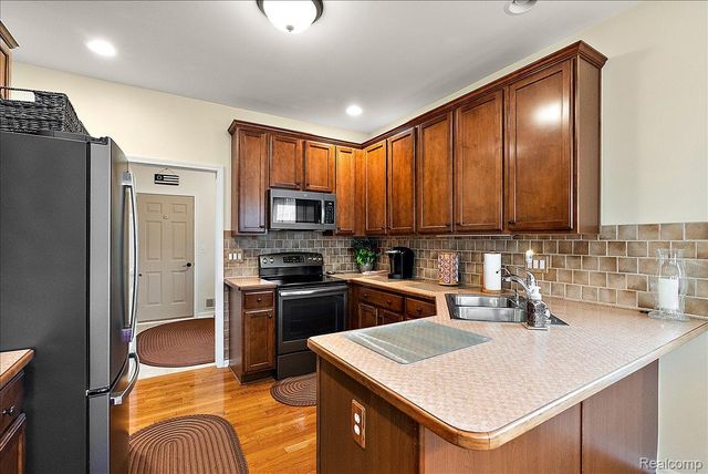 26668 Wilton Court, Lyon Charter Township, MI 48165