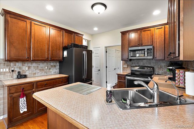 26668 Wilton Court, Lyon Charter Township, MI 48165