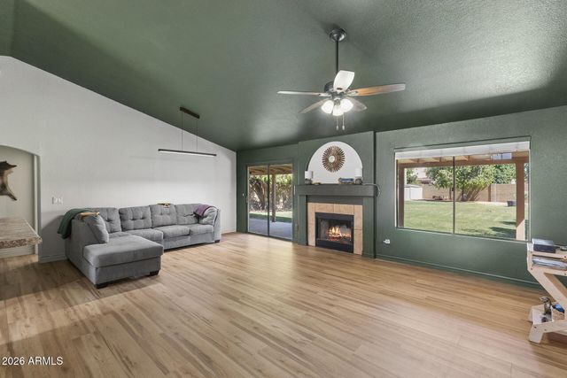 1192 E ERIE Street, Chandler, AZ 85225