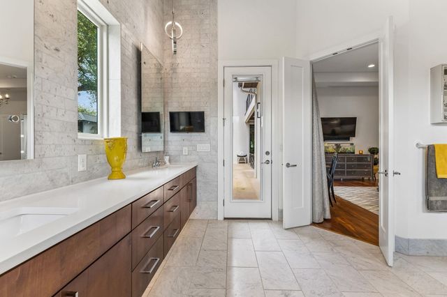 908 Cypress Grove DR, Austin, TX 78732