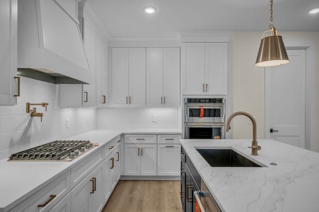 502 Eastboro Dr, Nashville, TN 37209