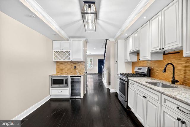 1916 S FRONT ST, Philadelphia, PA 19148