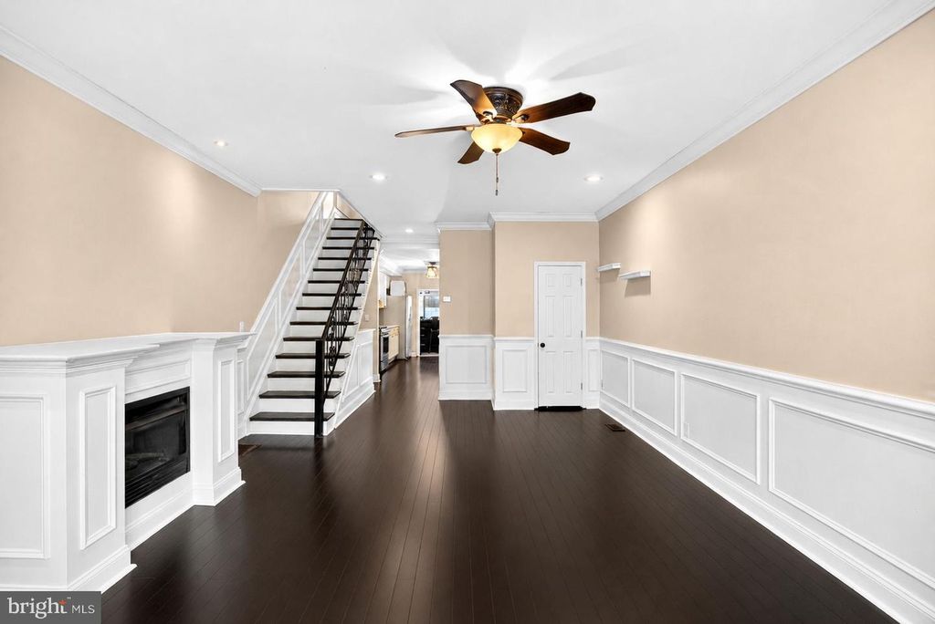 1916 S FRONT ST, Philadelphia, PA 19148
