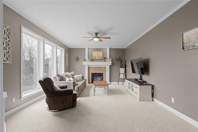 927 Hedge Apple Place, Raymore, MO 64083