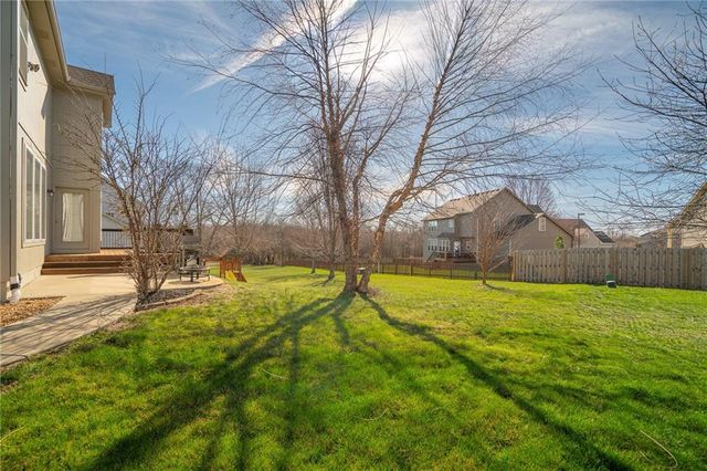 927 Hedge Apple Place, Raymore, MO 64083