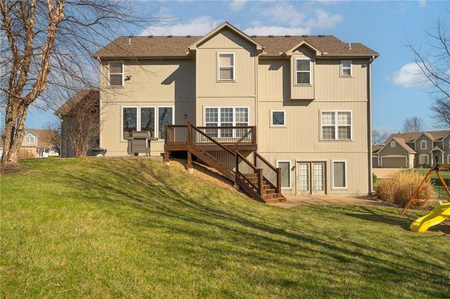 927 Hedge Apple Place, Raymore, MO 64083