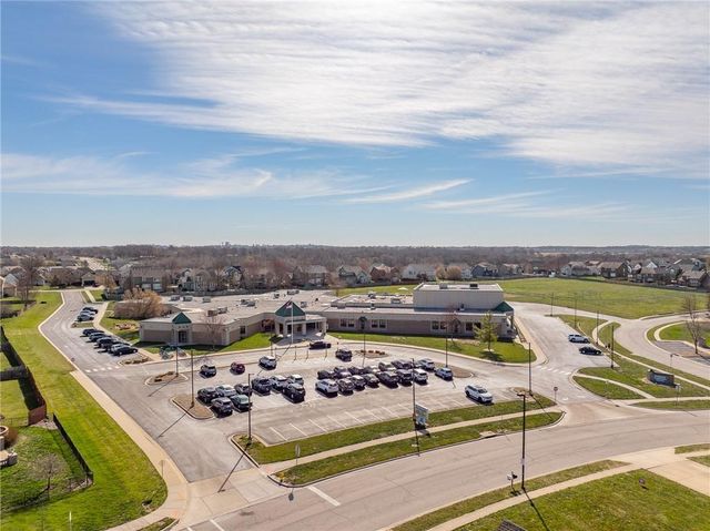 927 Hedge Apple Place, Raymore, MO 64083