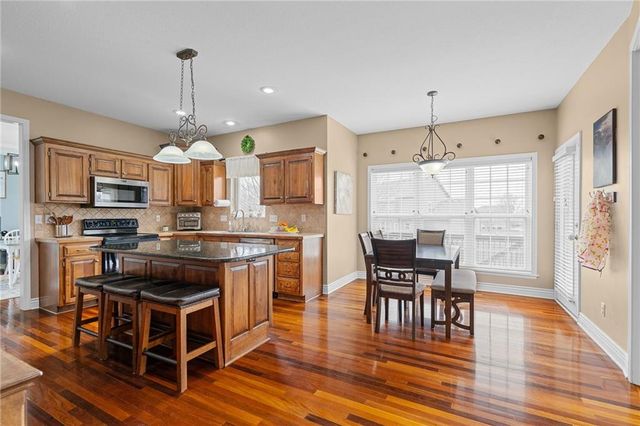 927 Hedge Apple Place, Raymore, MO 64083