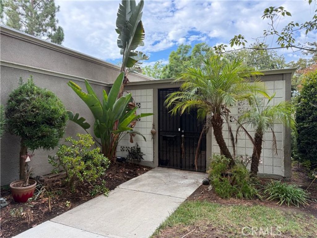 43 Calle Aragon C, Laguna Woods, CA 92637