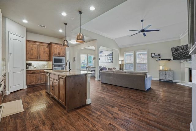 4908 Brookside Drive, Denton, TX 76226