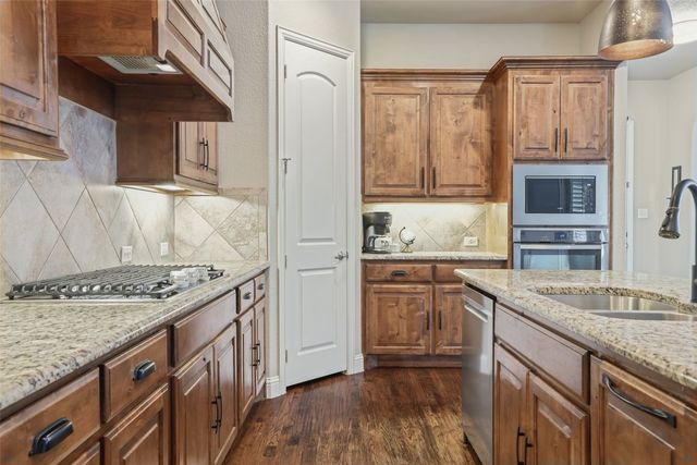 4908 Brookside Drive, Denton, TX 76226
