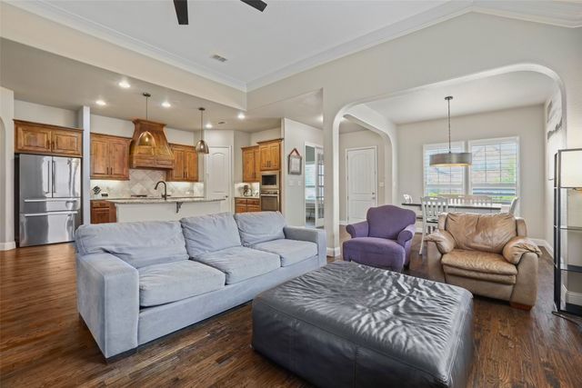 4908 Brookside Drive, Denton, TX 76226