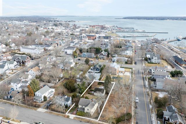 506 5th Street, Greenport, NY 11944