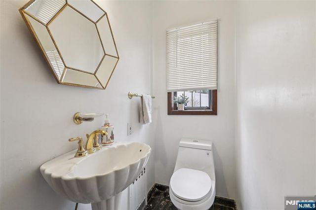 400 Heights Road, Ridgewood, NJ 07450