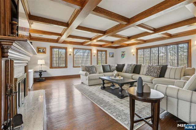 400 Heights Road, Ridgewood, NJ 07450