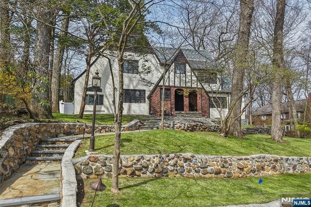 400 Heights Road, Ridgewood, NJ 07450