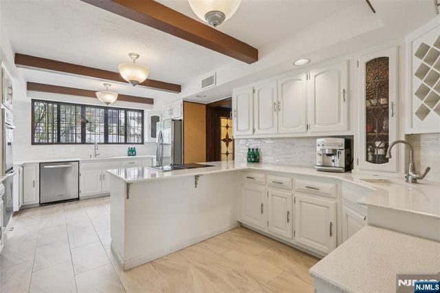 400 Heights Road, Ridgewood, NJ 07450