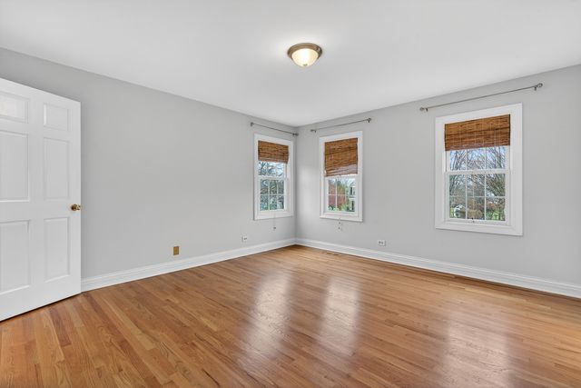 702 Pinehurst Drive, North Aurora, IL 60542