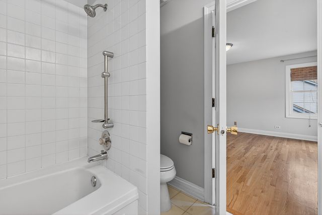 702 Pinehurst Drive, North Aurora, IL 60542