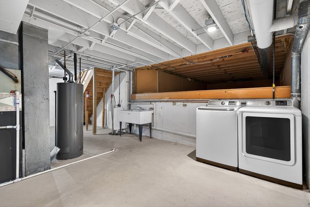 702 Pinehurst Drive, North Aurora, IL 60542