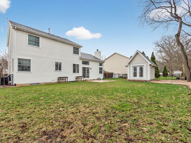 702 Pinehurst Drive, North Aurora, IL 60542