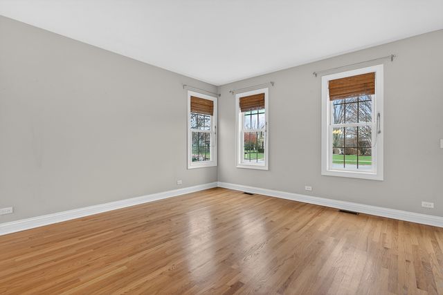 702 Pinehurst Drive, North Aurora, IL 60542