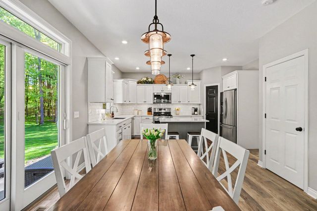 11299 E DE Avenue, Richland, MI 49083