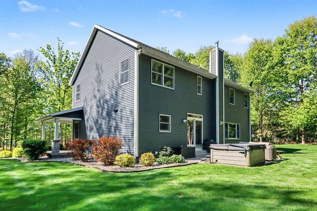 11299 E DE Avenue, Richland, MI 49083