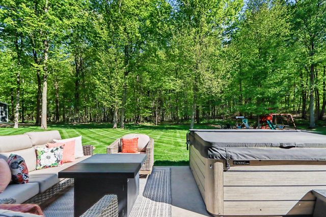 11299 E DE Avenue, Richland, MI 49083