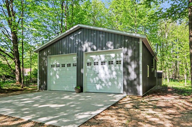 11299 E DE Avenue, Richland, MI 49083
