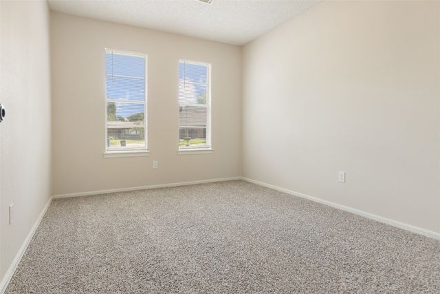 433 Larkspur Court, Edmond, OK 73003