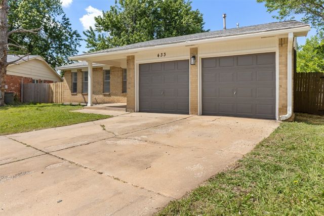 433 Larkspur Court, Edmond, OK 73003