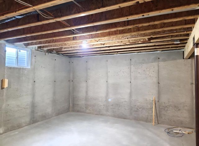 1574 POND VIEW DRIVE, Neenah, WI 54956