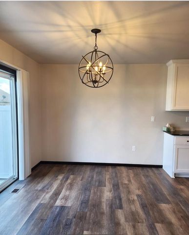 1574 POND VIEW DRIVE, Neenah, WI 54956