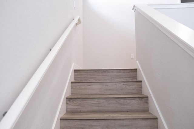 1029 N Cypress Street, Woodlake, CA 93286