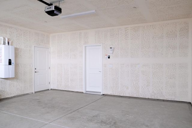 1029 N Cypress Street, Woodlake, CA 93286