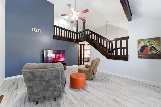 9003 Tami Renee Lane, Houston, TX 77040