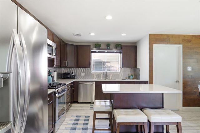 9003 Tami Renee Lane, Houston, TX 77040