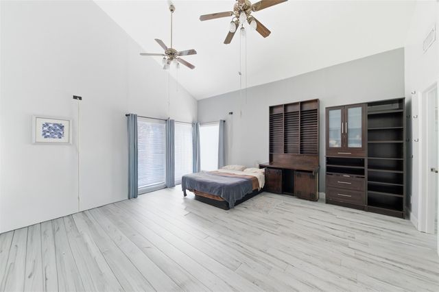 9003 Tami Renee Lane, Houston, TX 77040