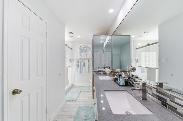 9003 Tami Renee Lane, Houston, TX 77040