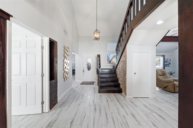 9003 Tami Renee Lane, Houston, TX 77040