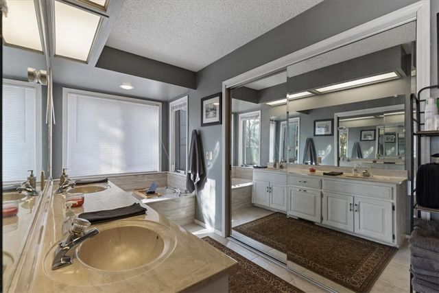 8 Elizabeth Drive, Bella Vista, AR 72715