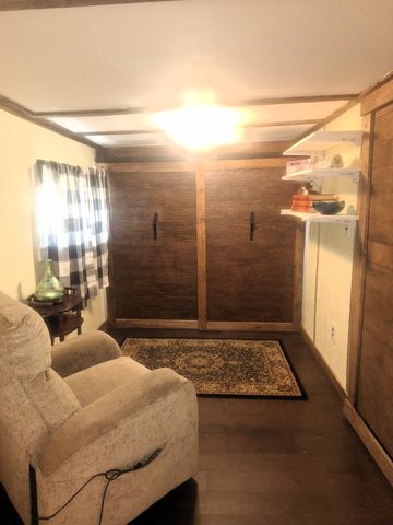 108 Weaver St, Decherd, TN 37324