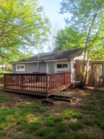 108 Weaver St, Decherd, TN 37324