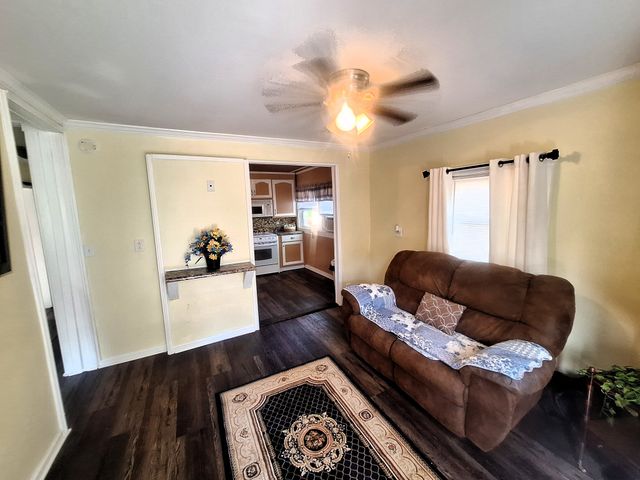 108 Weaver St, Decherd, TN 37324