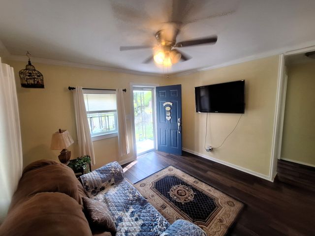 108 Weaver St, Decherd, TN 37324